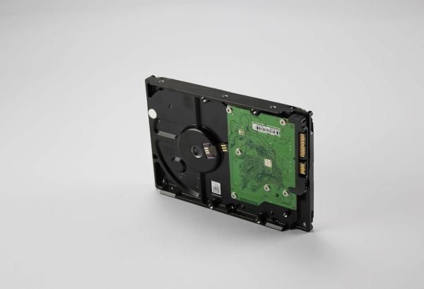  AMD Radeon R7 SSD1